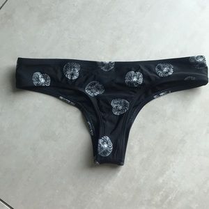 Roxy cheeky low rise bikini bottom size M